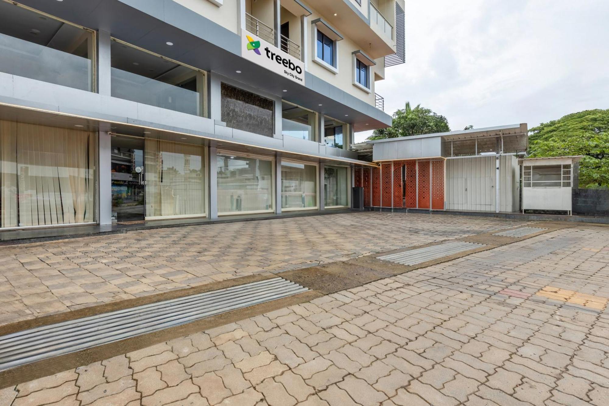 Treebo Sky City Grand, 5 Min From Mangalore Airport Extérieur photo